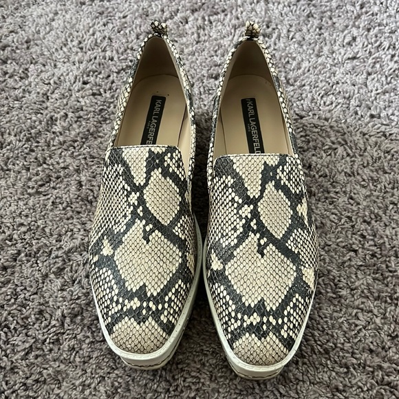Karl Lagerfeld, Embossed Snake skin platform Women’s Casual Sneaker. Worn 2x’s. - Picture 1 of 2